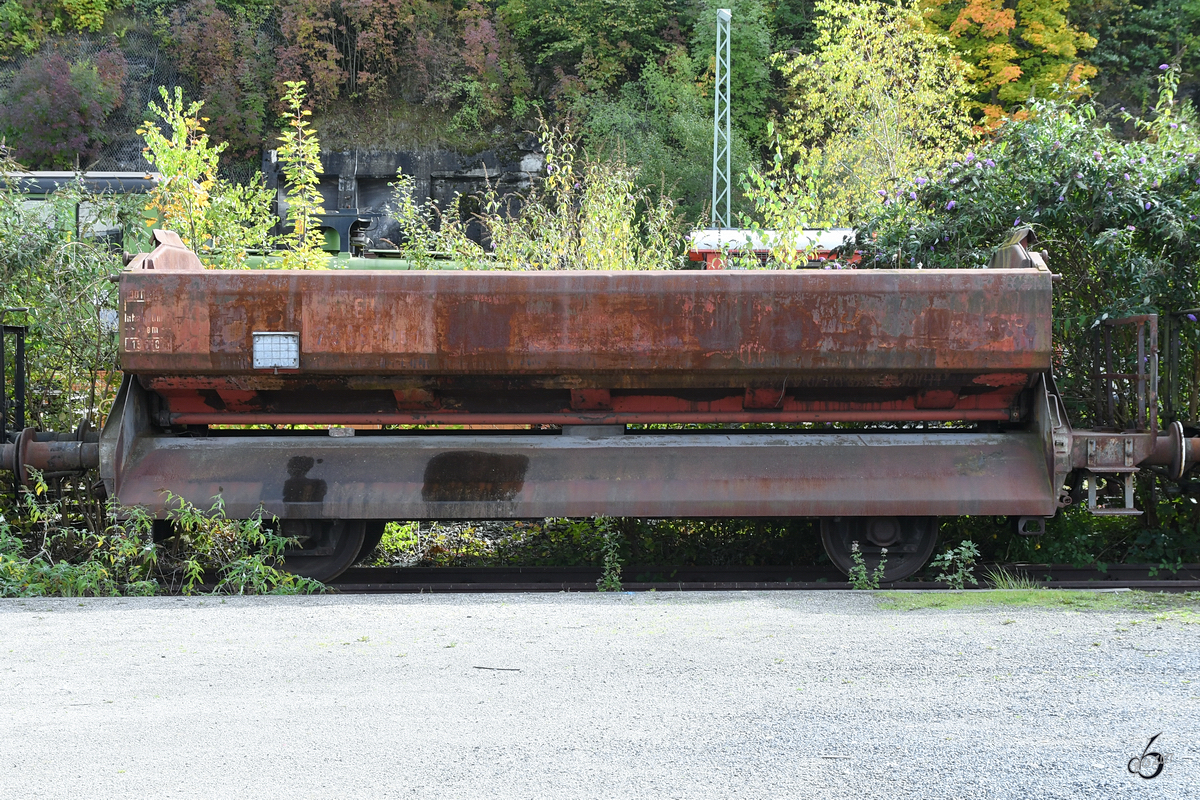 Ein in der Stahlindustrie verwendeter Selbstentladewagen auf dem Museumsgelände der Henrichshütte. (Hattingen, September 2017)