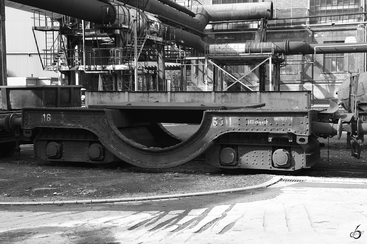 Ein in der Stahlindustrie verwendeter Wagen auf dem Museumsgelände der Henrichshütte. (Hattingen, September 2017)