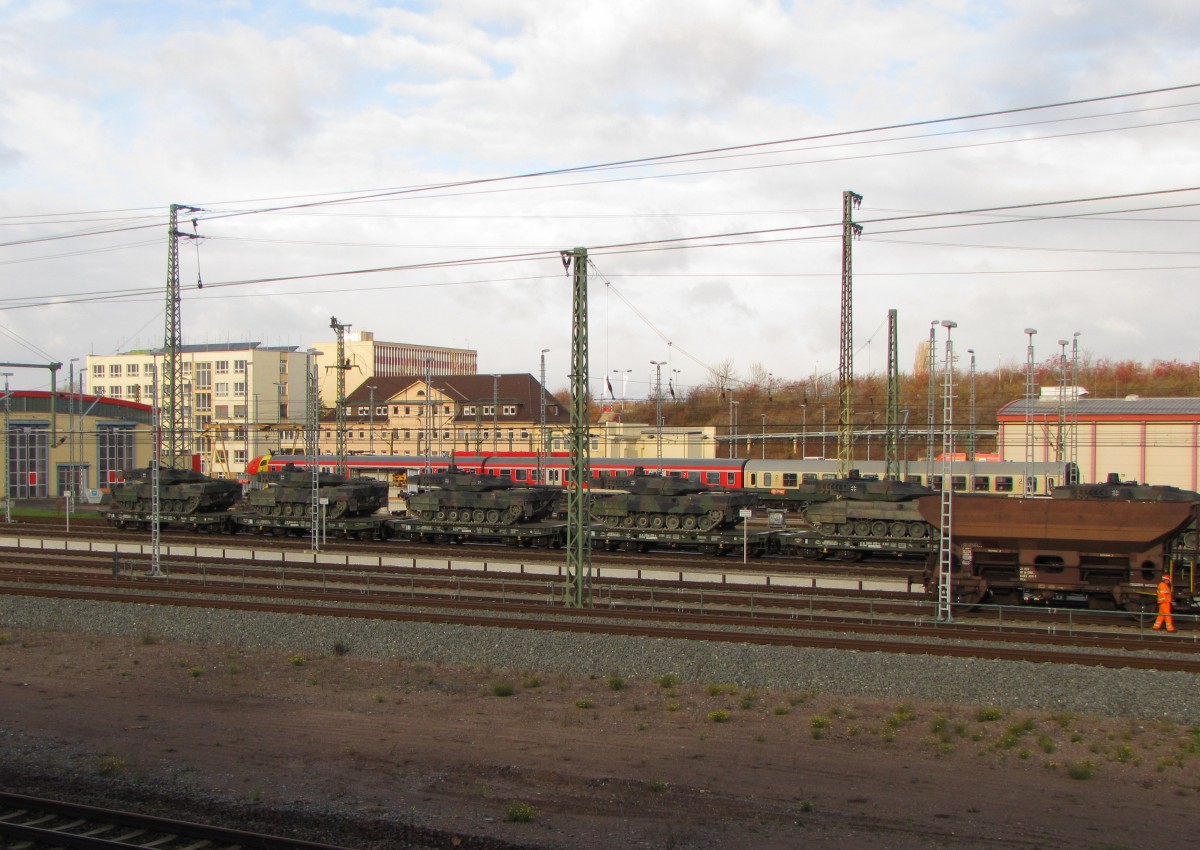 Ein Teil von dem Militärzug, der am 14.11.2015 von Erfurt aus in zwei Teilen nach Sondershausen fuhr, am DB Werk Erfurt.