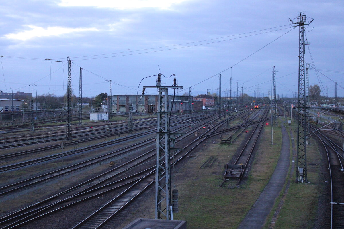 Ein Teil der Gleisanlagen am 02.04.2024 in Darmstadt Hbf, mit Blick in Richtung Darmstadt Nord.