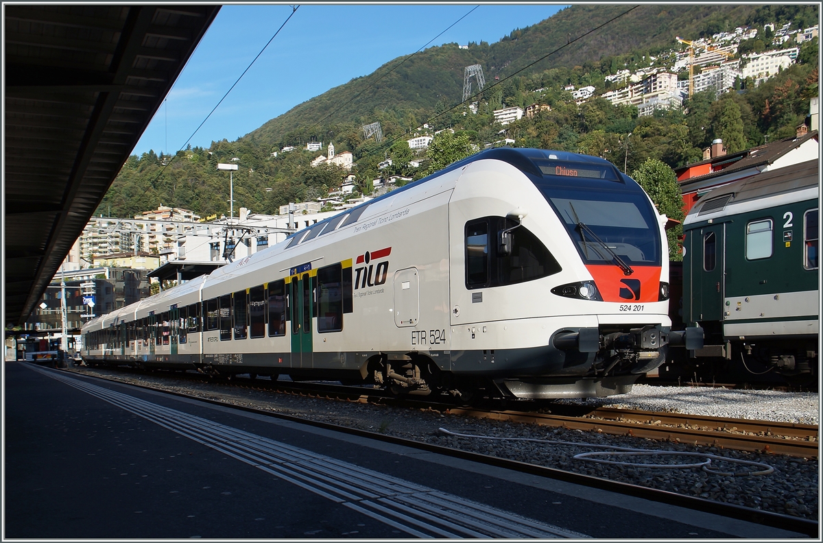 Ein Trenord ETR 524 in Locarno. 
25. Sept. 2015 