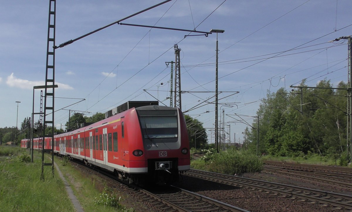 Ein Triebwagen der S-Bahn Hannover fährt am 02.06.2019 aus Lehrte in Richtung Hannover.