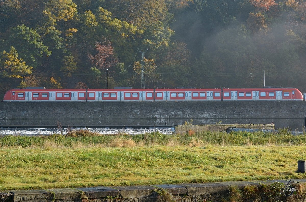 Ein Triebzug der DB Regio am 29.10.2016 in Bochum-Dahlhausen.