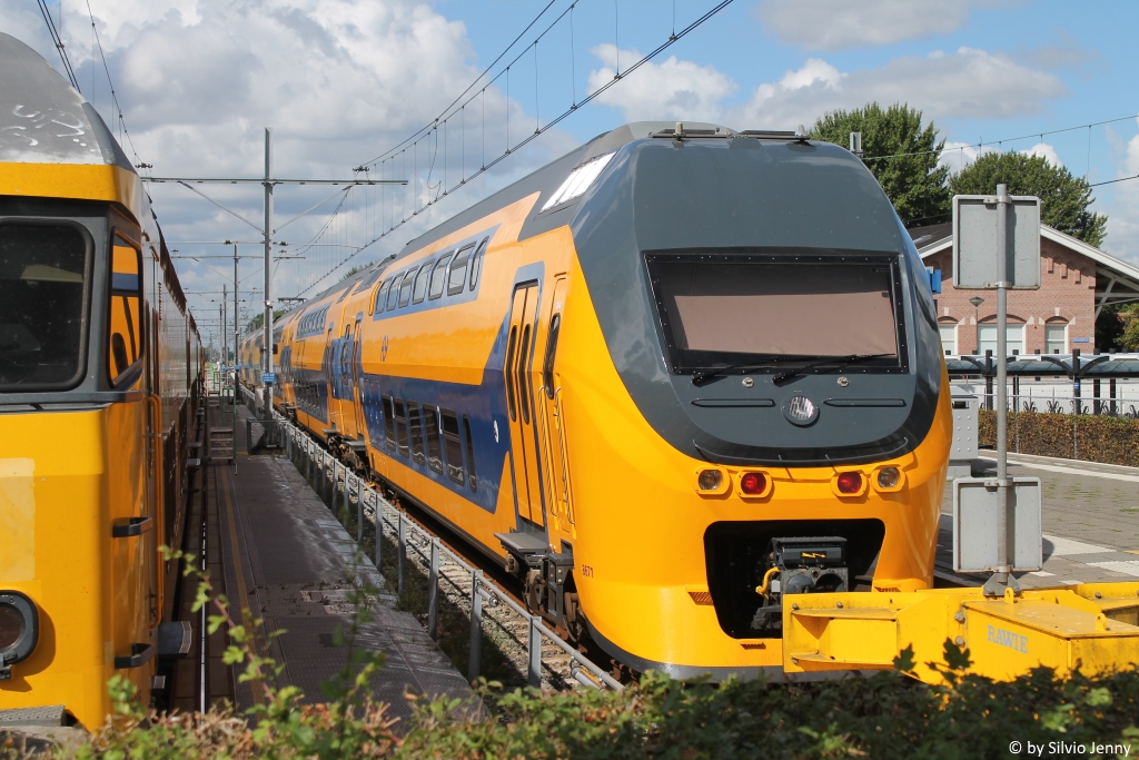 Ein Triebzug der Reihe 8400? Mit der Nr. 8671 am 11.8.2018 in Enkhuizen