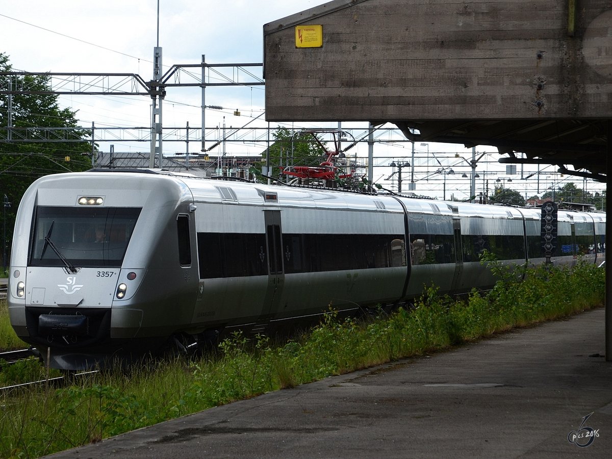 Ein Triebzug vom Typ Bombardier Regina X55 der SJ in Linköping (Juni 2012)