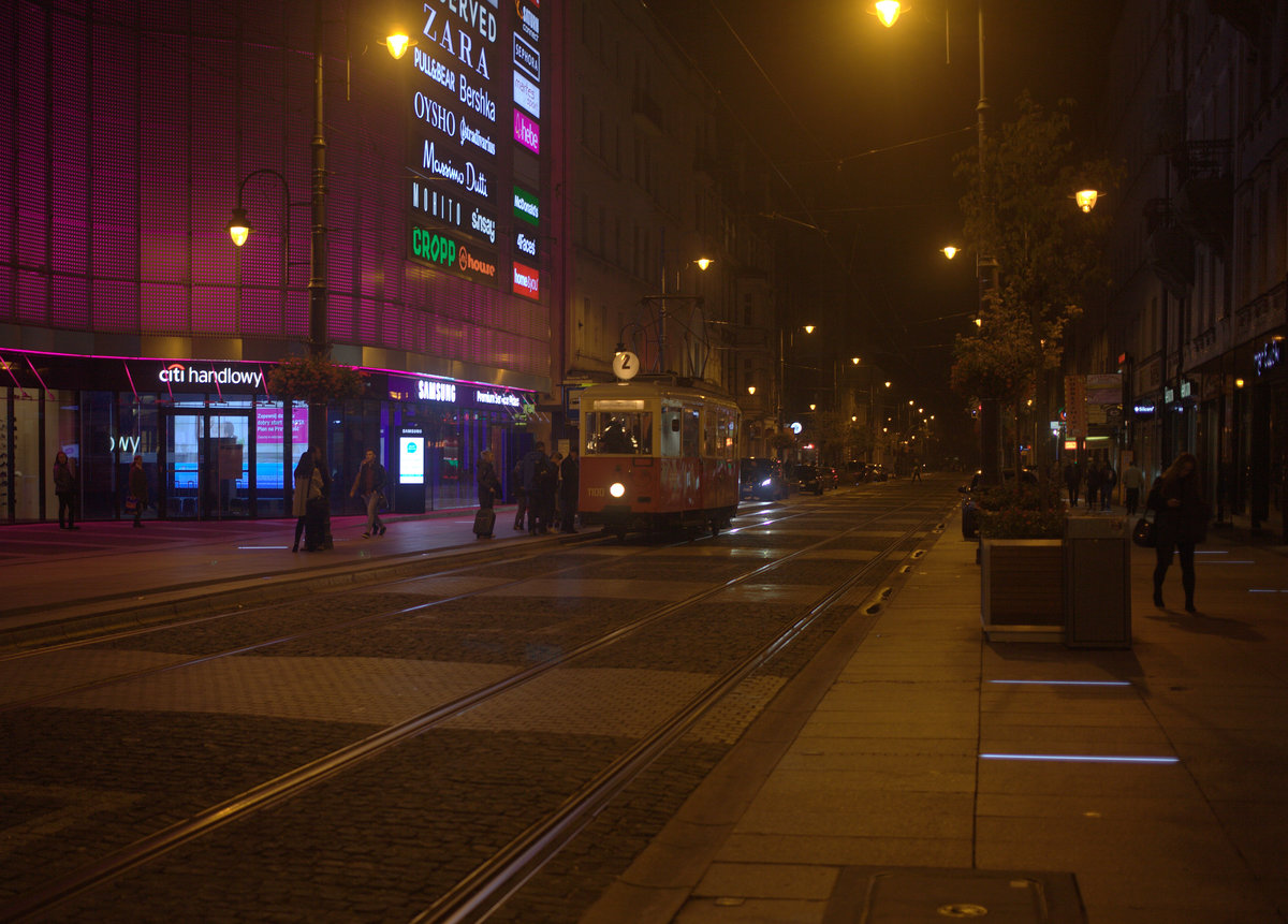 Ein TW der Linie 2 , TW 1100 hält an der Haltestelle Dworzec PKP in Katowice.
22.09.2017 10:02 Uhr.