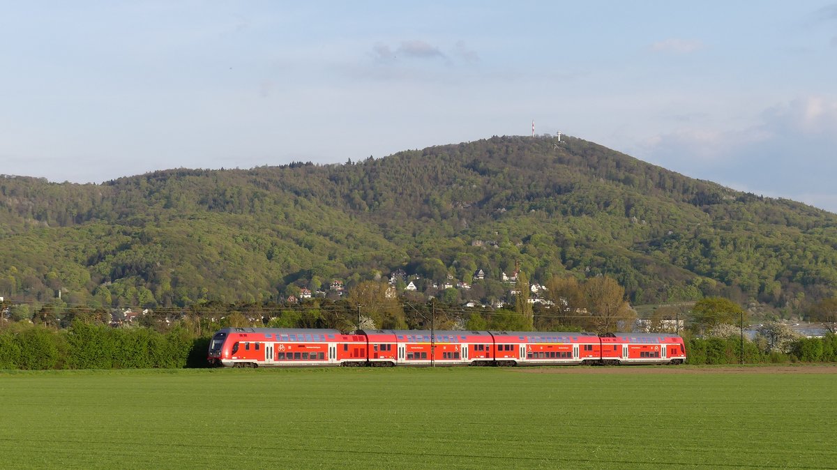 Ein Twindexx auf dem Weg nach Frankfurt zwischen Hähnlein-Alsbach und Bickenbach. Aufgenommen am 16.4.2018 19:12