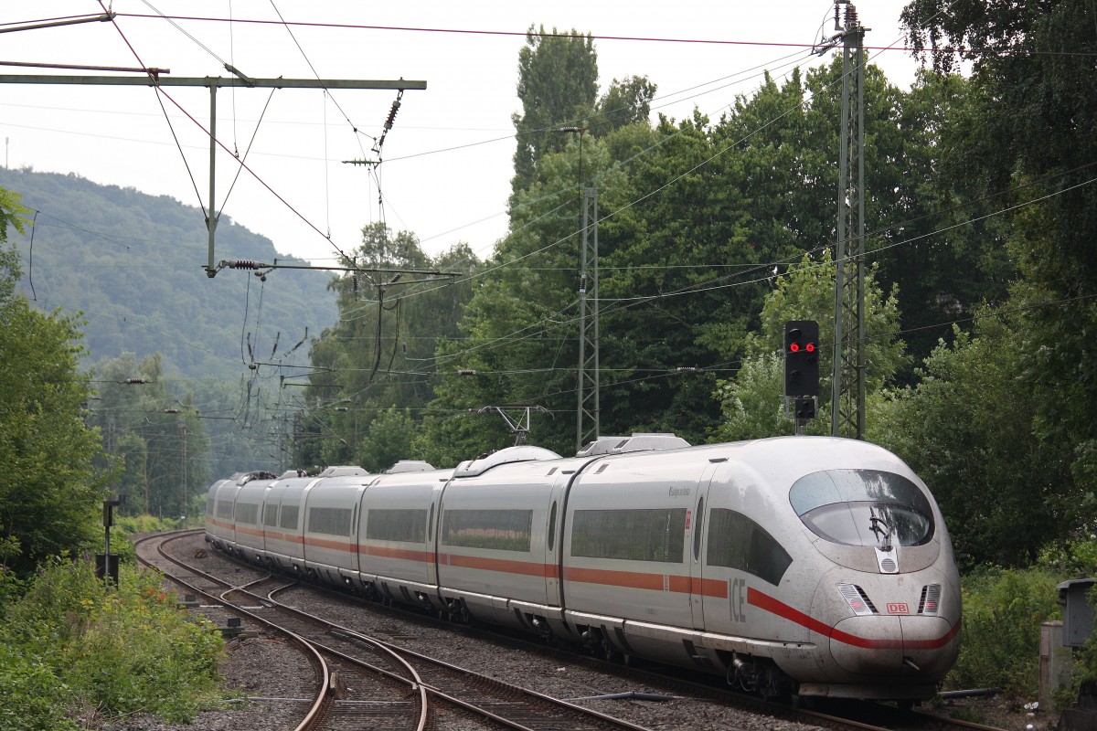 Ein umgeleiteter ICE 3 durchfhrt Kettwig.Normalerweise sollte der Zug ab Essen Hbf ber Duisburg in Richtungen Dsseldorf fahrend wurde aber wegen Personen im Gleis in Essen West ber die S6 Strecke umgeleitet 