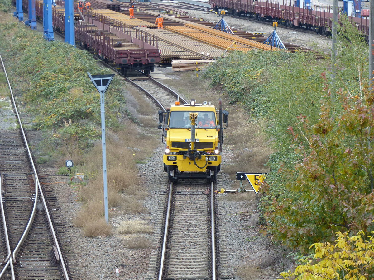 Ein Vossloh Unimog am 21.10.2020 am Vossloh Rail Center in Leipzig-Engelsdorf.