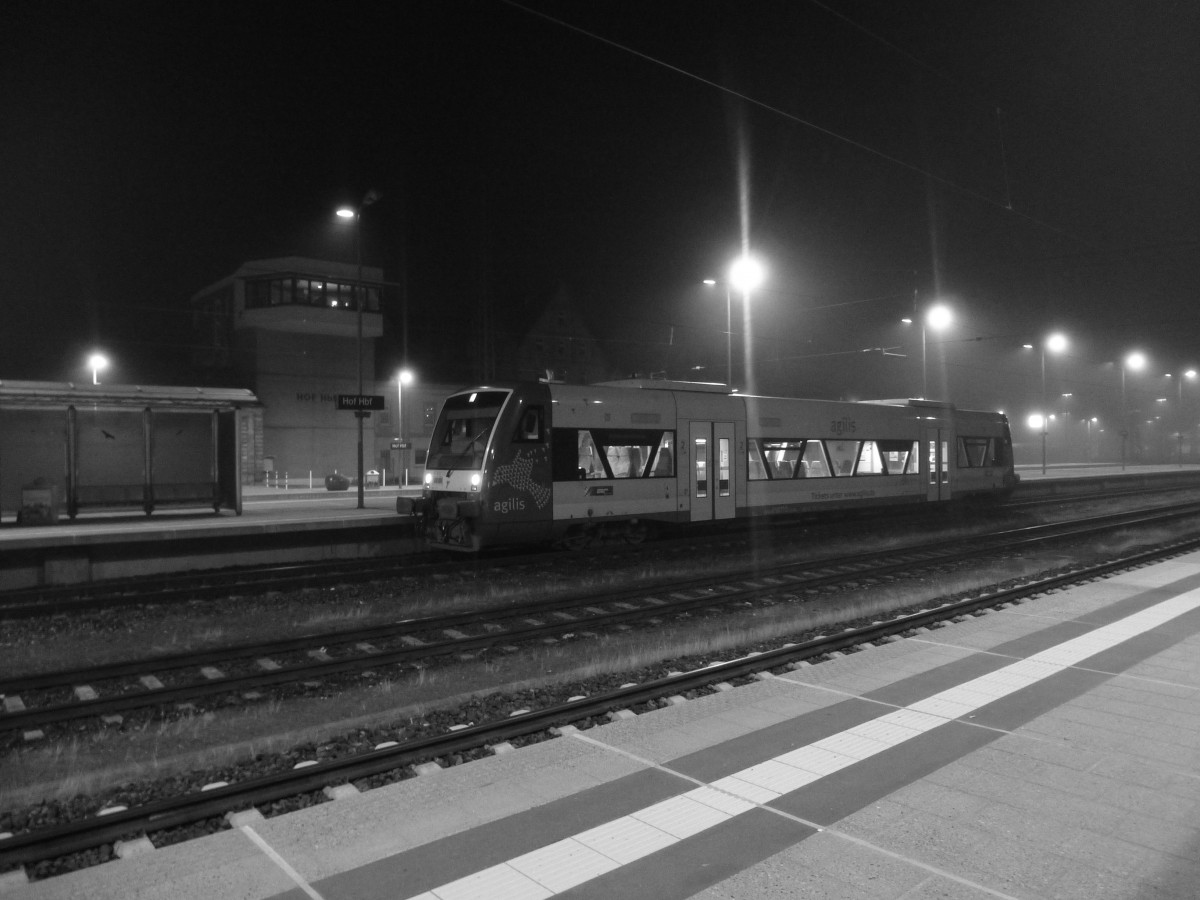 Ein VT 650 von Agilis steht hier am 22.09.2013 in Hof Hbf.