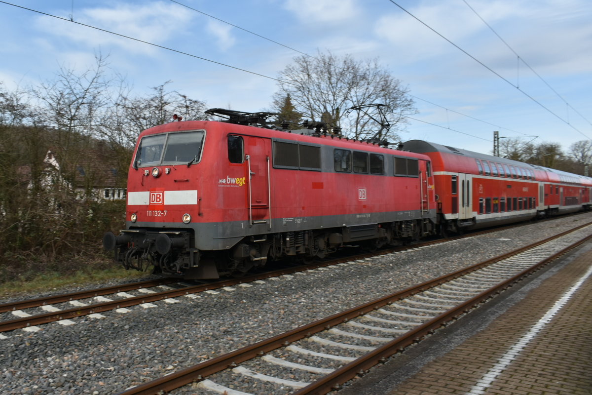 Ein weiterer Kandiat für die Firma Bender in Opladen fährt hier dienstlich mit einem RE nach Stuttgart am Mittwoch den 6. März 2019 durch Untergriesheim. 