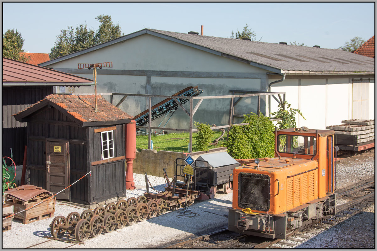 Ein weiteres in Privatem BVesitz stehendes Schmuckstück durfte ich am Samstag ablichten. 
Die einstige VL8 posiert in der Sonne vor dem Bahnhof Stainz. 
5.09.2020