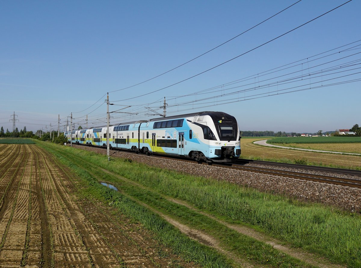 Ein Westbahn 4010 nach Wien am 18.05.2019 unterwegs bei Oftering.
