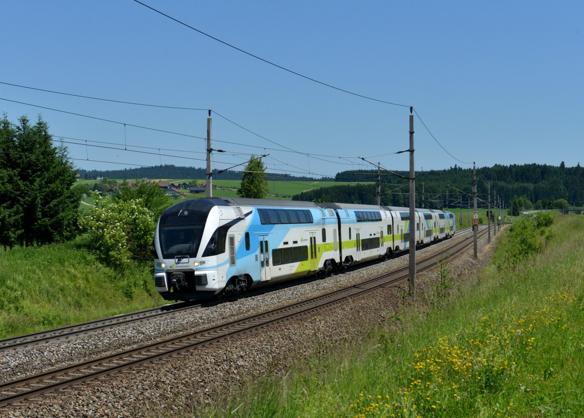 Ein Westbahn-Kiss nach Freilassing am 16.06.2012 bei Pndorf.