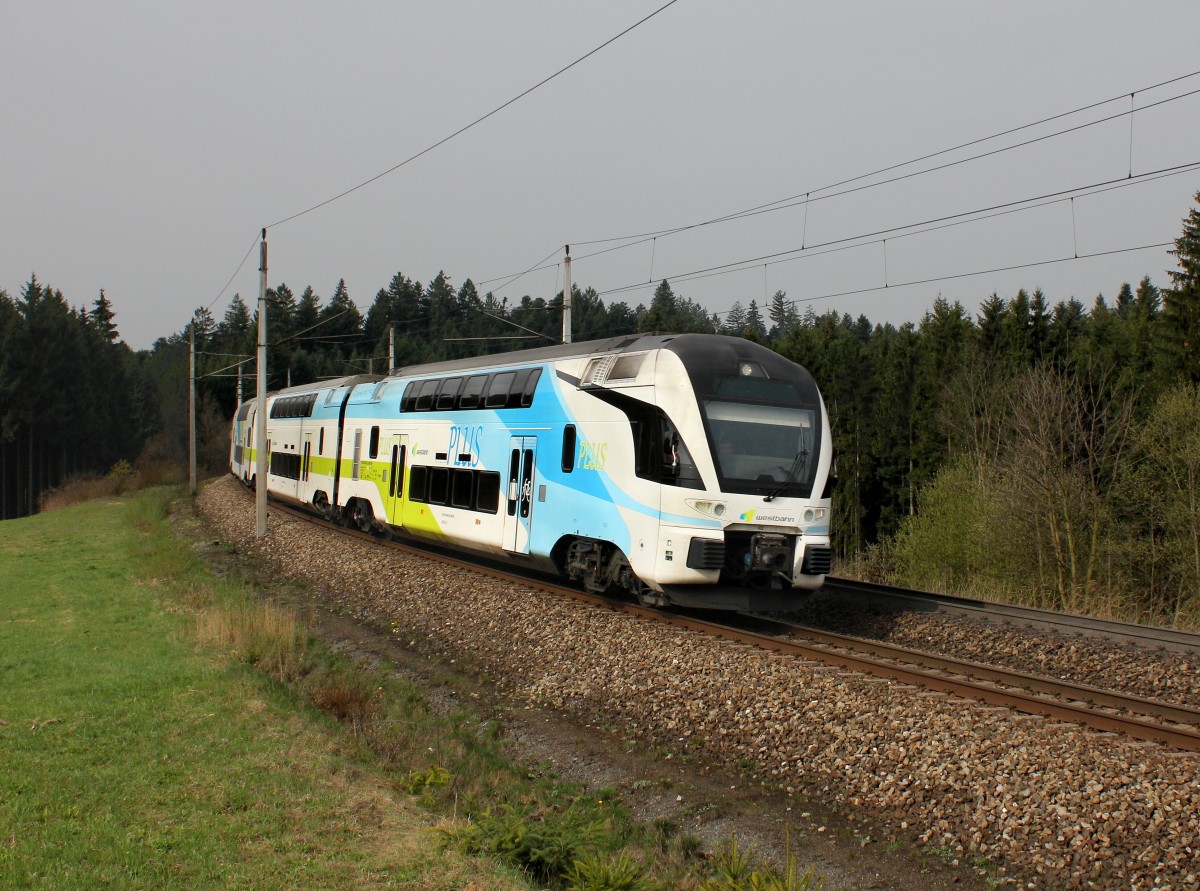 Ein Westbahn Kiss nach Wien am 05.04.2014 unterwegs bei Pöndorf.