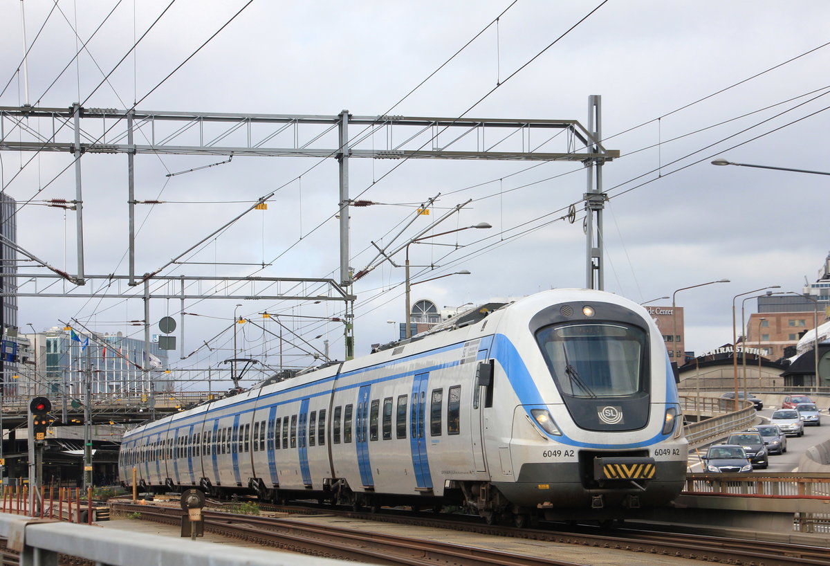 Ein X60 Coradia Nordic verlässt am 18.07.2015 Stockholm Central.  