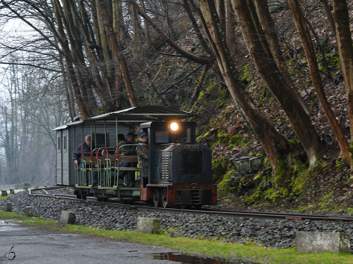 Ein Zug der Muttenthalbahn im April 2018 in Witten.