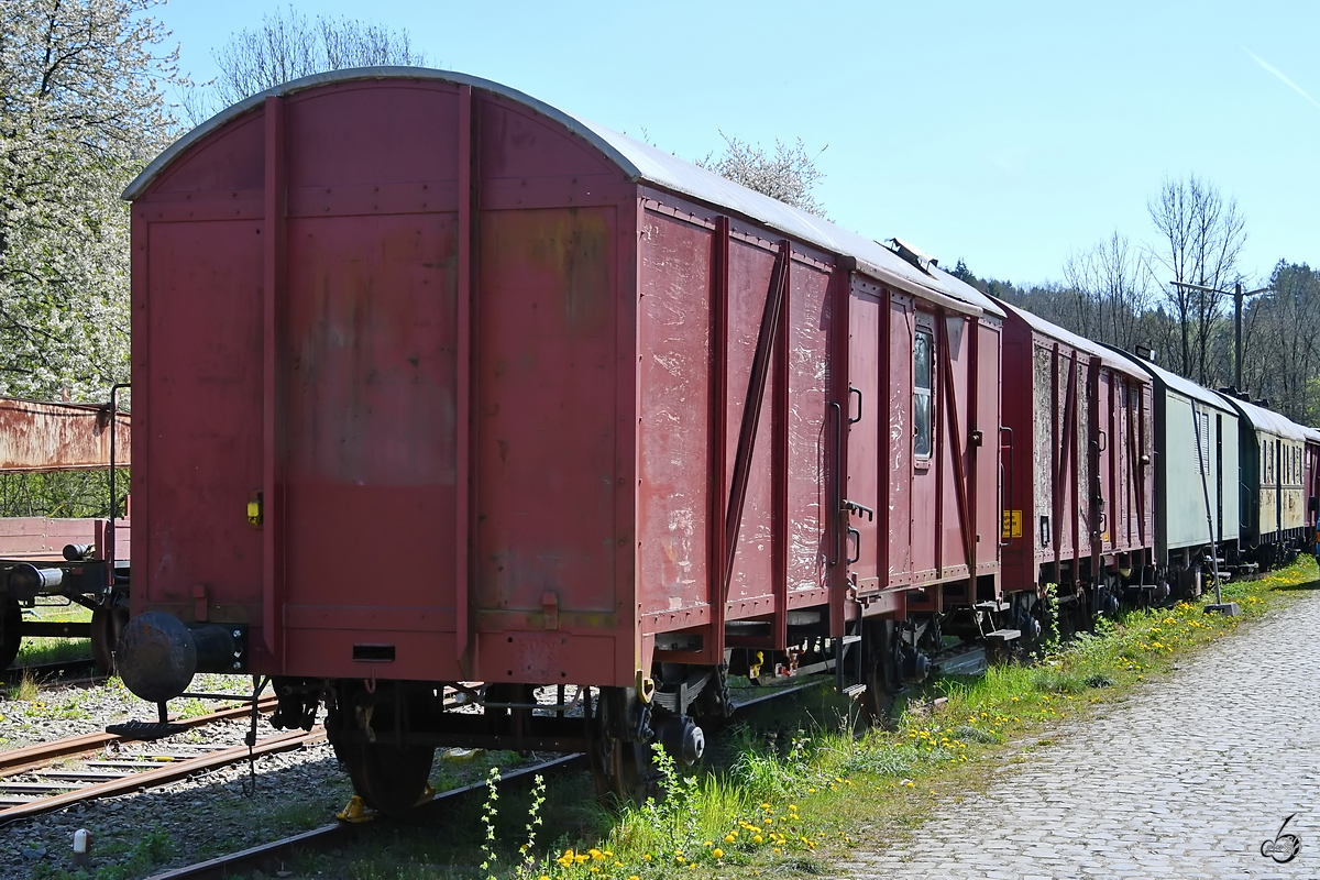 Ein Zugbegleitwagen Ende April 2019 in Radevormwald-Dahlhausen (Wupper).