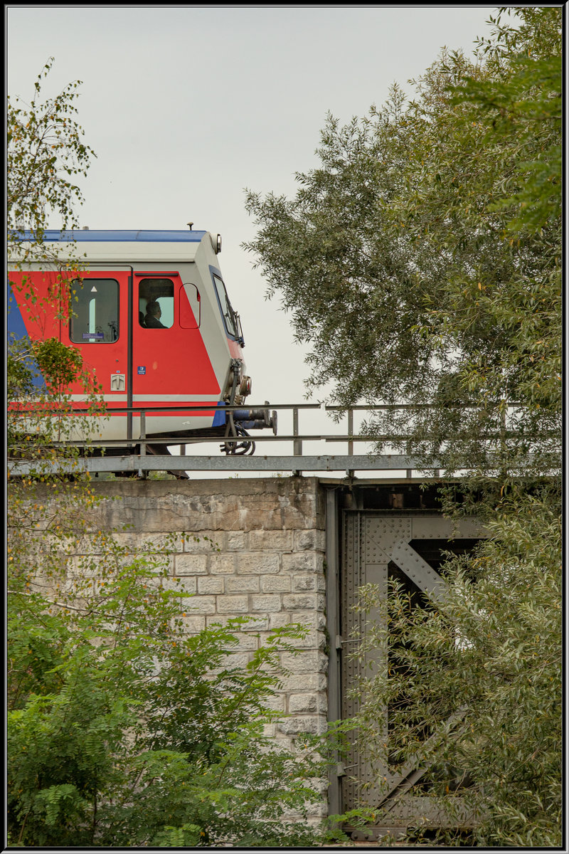 Eindeutig zuzuordnen , die Stirn der Baureihe 5047. 

Zwischen den beiden Brücken kurz nach dem Bahnhof Spielfeld Strass am 14.September 2019