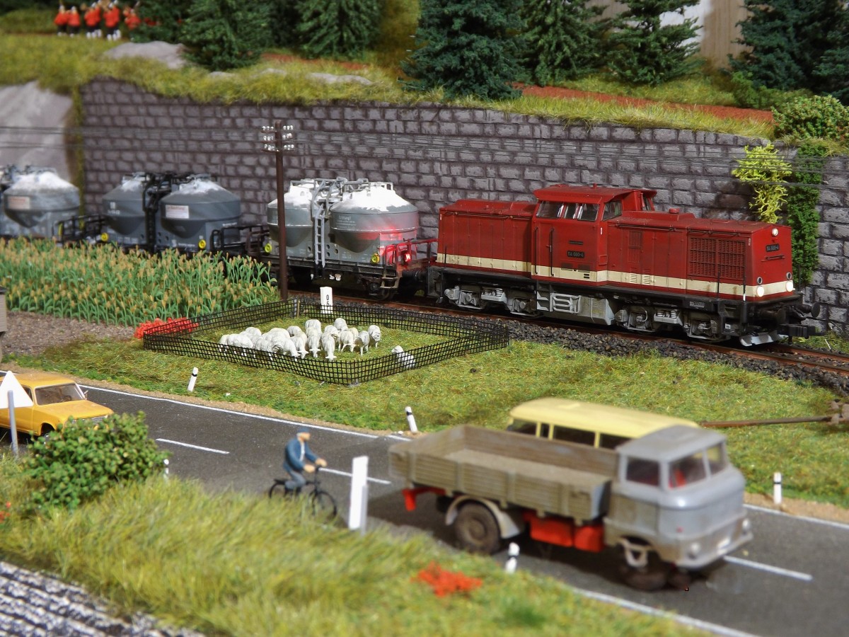 Eine 114 mit einen Zementzug in Ep.3/4 am 06.12.13 unterwegs.