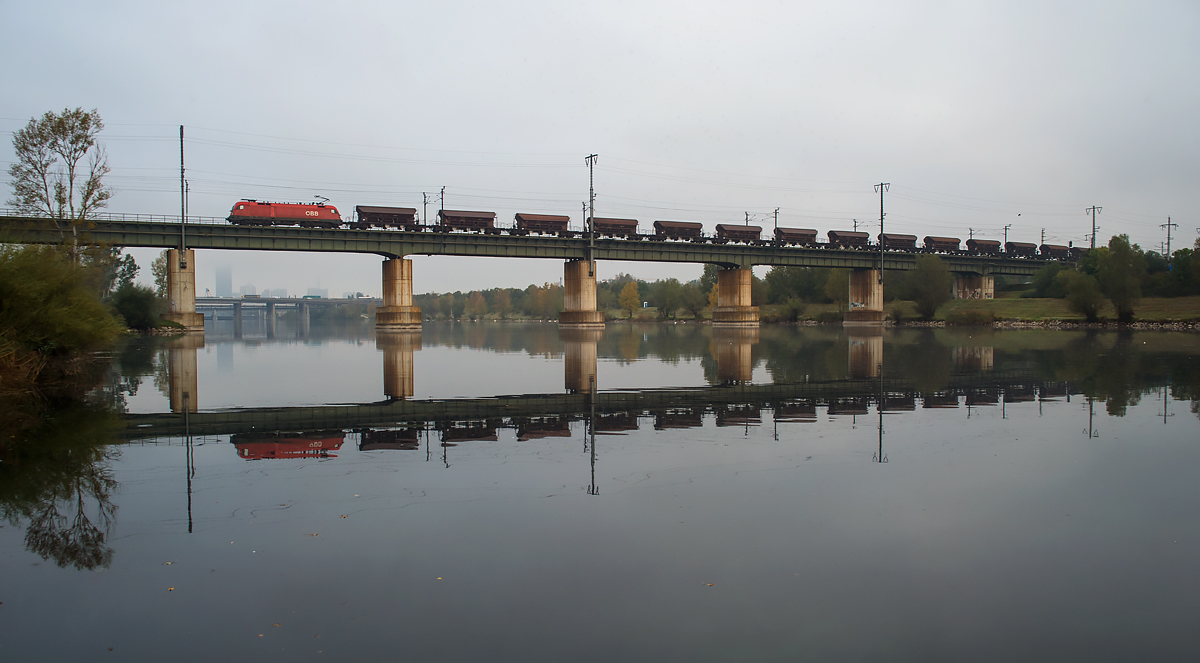 Eine 1x16 mit Talbot-Ganzzug auf der Stadlauer Ostbahnbrücke, 10.10.2014