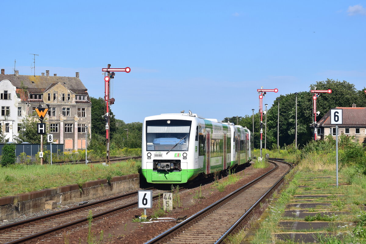 Eine 3 fach Traktion Regioshuttle erreicht den Bahnhof Zeitz aus Richtung Leipzig.

Zeitz 11.08.2021
