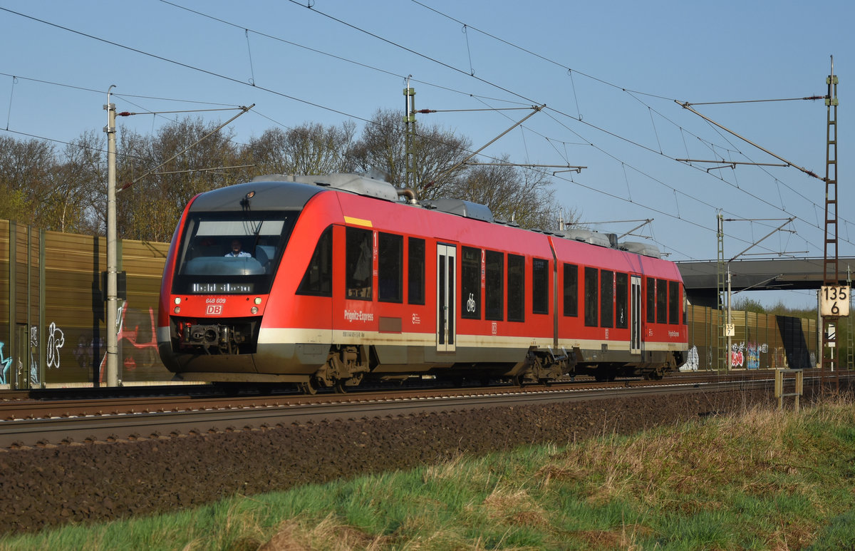 Eine 648 Lint 41 auf abwegen. 648 609 des Prignitz-Express bei der Überführung in Richtung Lüneburg unterwegs. 17.04.2018, Höhe Bardowick.