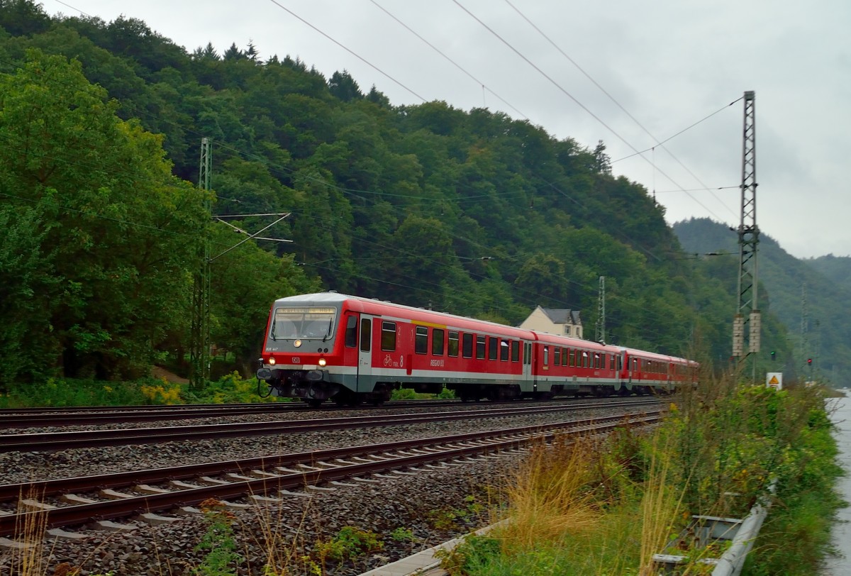 Eine von 928 447 gefhrte Doppeleinheit fhrt die linke Rheinstrecke aufwrts. Wenn der Zielanzeiger nicht lgt geht es nach Karlsruhe. 25.8.2013