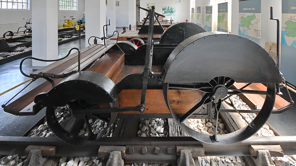 Eine ältere Draisine Typ PLANK war Ende August 2019 im Eisenbahnmuseum Ljubljana ausgestellt.