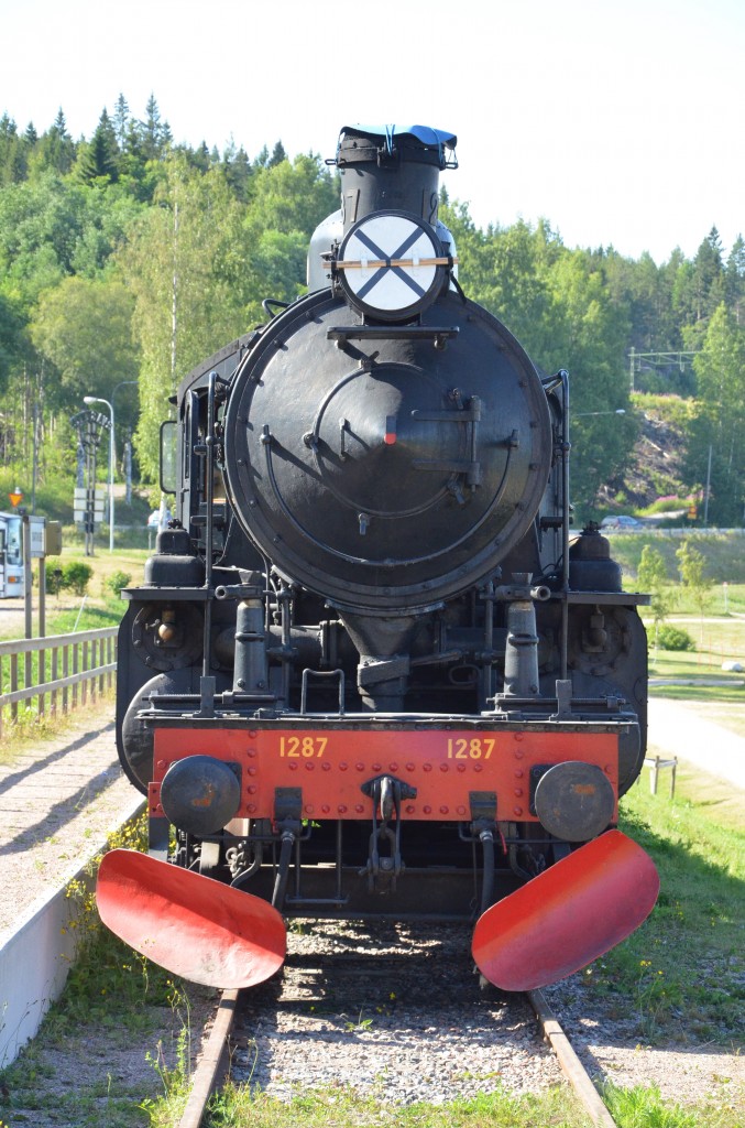 Eine alte Dampflok  SJ  1285  am alten Bahnhof Svartvik nedre. Am 11.07.2014