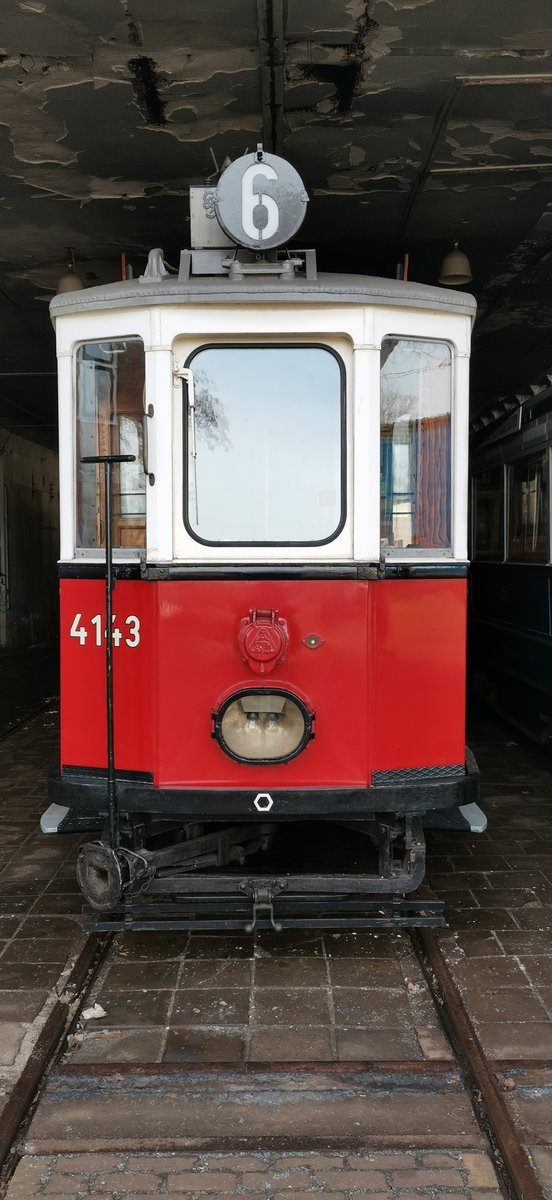 Eine alte Tram aus Wien mit Nummer 4143, im Depot von Amsterdam. Zufällig gefunden auf einer Fahrradtour und ein netter Herr hat uns alles erklärt.20.2.2021