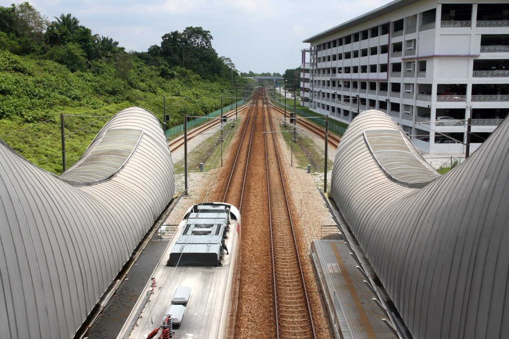 Eine außergewöhnliche Architektur zeigt die Stesen Salak Tinggi. Bild vom 04.April 2023.