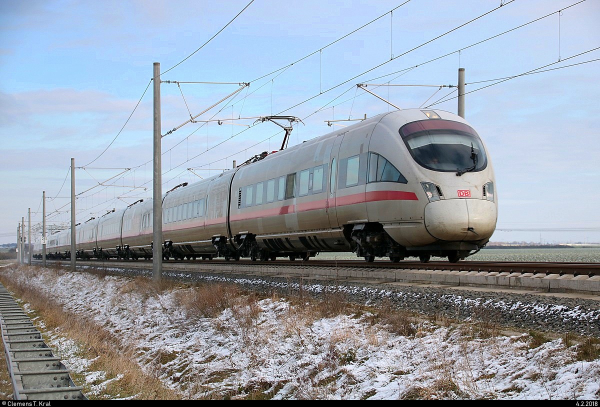 Eine BR 411 und 415 505 (Tz 1505  Marburg/Lahn ) als ICE 1558 (Linie 50) von Dresden Hbf nach Wiesbaden Hbf fahren bei Dieskau auf der Neubaustrecke Erfurt–Leipzig/Halle (KBS 580).
 [4.2.2018 | 13:48 Uhr]