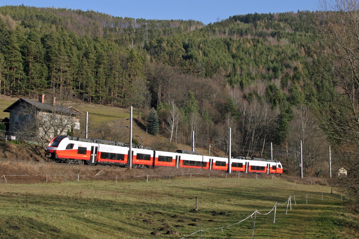 Eine City-Jet Garnitur auf Überstellfahrt bei Schlöglmühl am 19.12.15