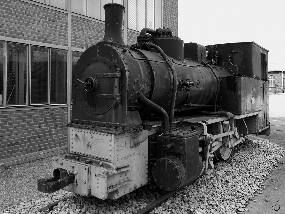 Eine Dampflokomotive  1  der Klöcknerwerke, abgestellt auf dem Museumsgelände der Henrichshütte. (Hattingen, September 2017)