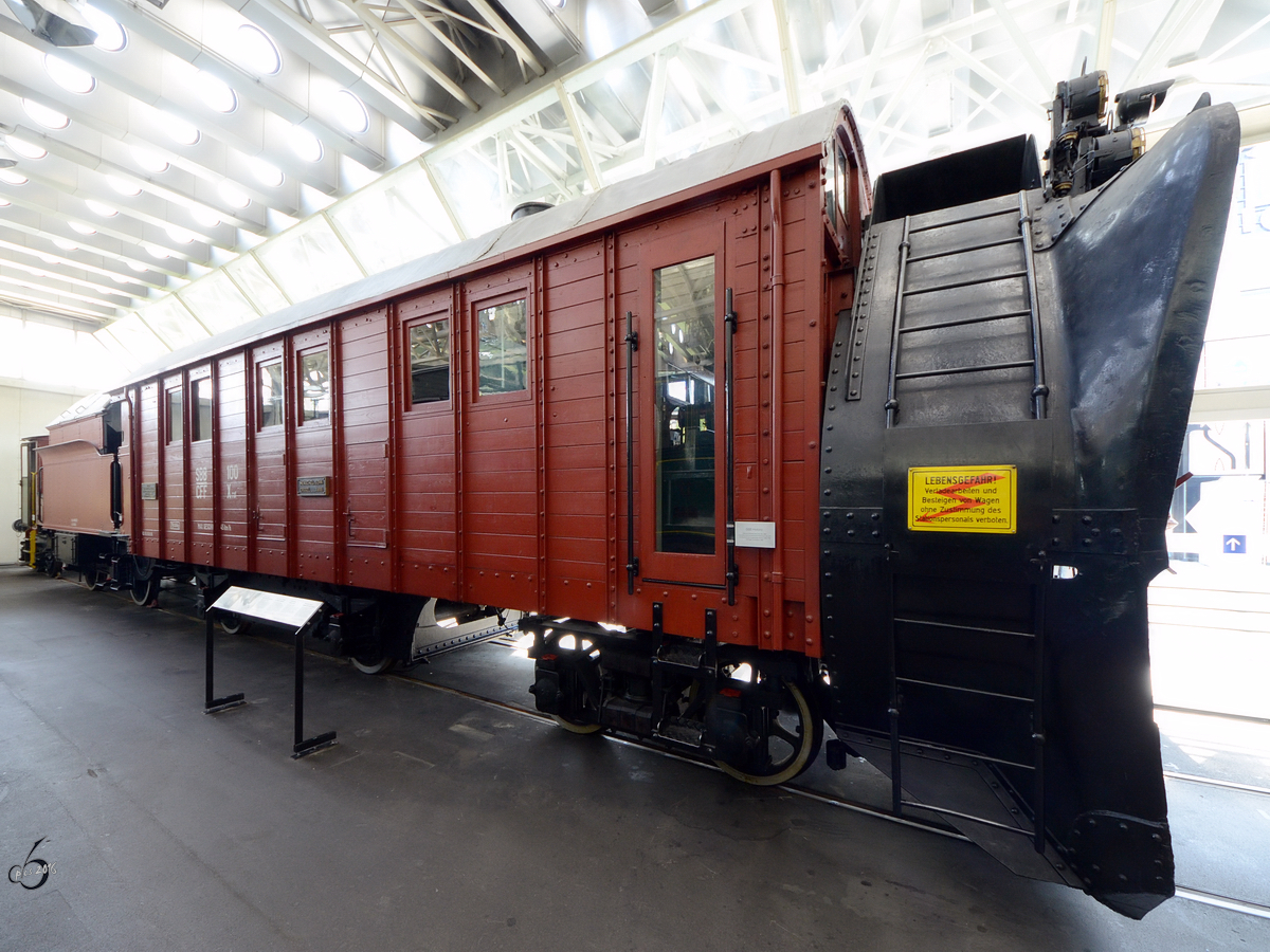 Eine Dampfschneefräse der SBB im Verkehrshaus der Schweiz (Luzern, September 2011)