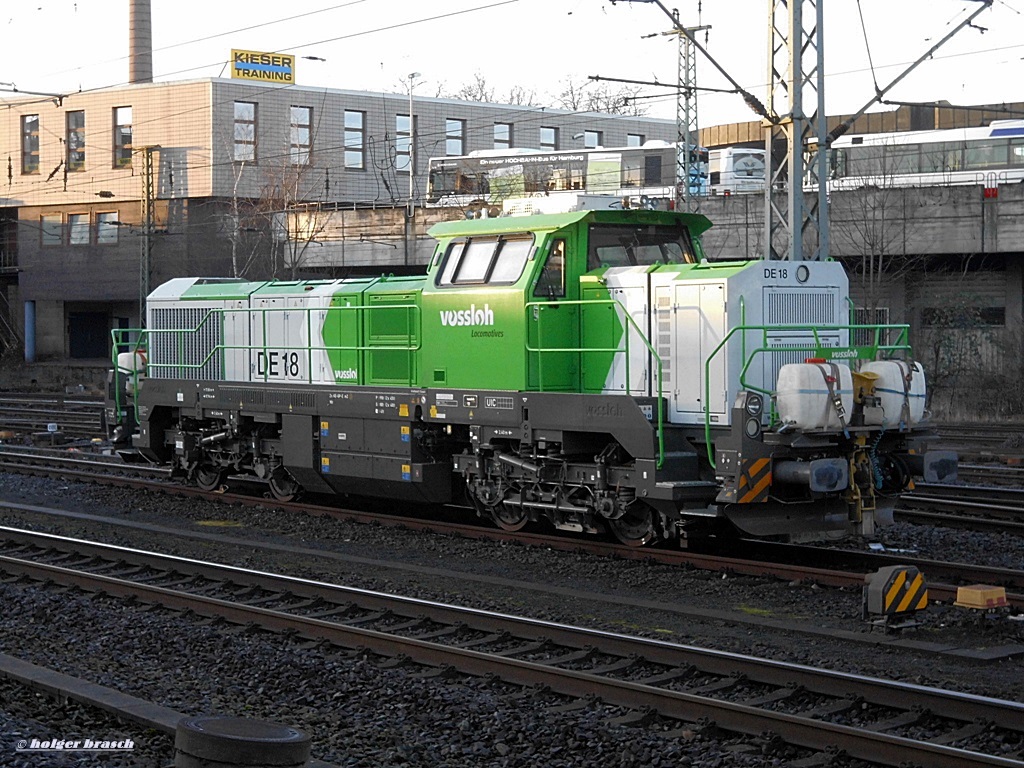 eine DE 18 von vossloh war abgestellt beim bhf harburg am 23.12.13