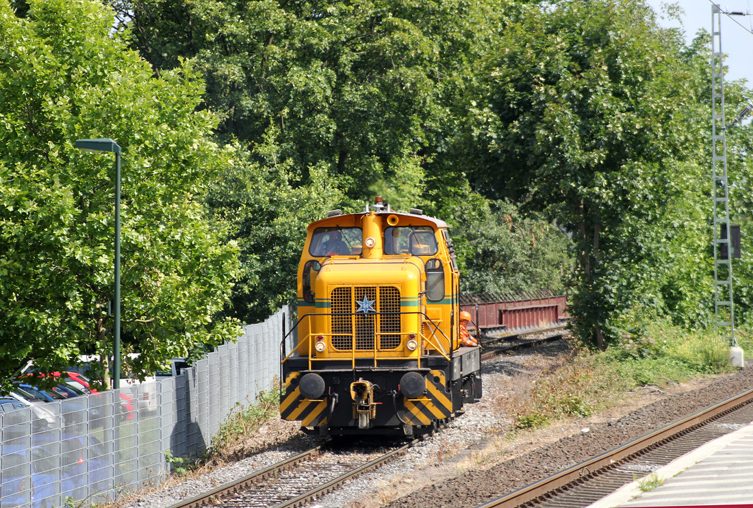Eine DHG 500 C der Firma Henkel war an diesem Tag für die Bedienung des mittlerweile geschlossenen Stahlwerks Düsseldorf-Benrath zuständig.
Aufnahmedatum: 25. Juni 2014		