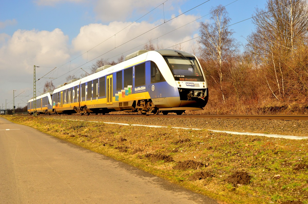 Eine Doppeleinheit RE10 nach Düsseldorf geführt vom 648 440 der NWB am Sonntag den 22.2.2015 in Richtung Neuss Vogelsang fahrend. 