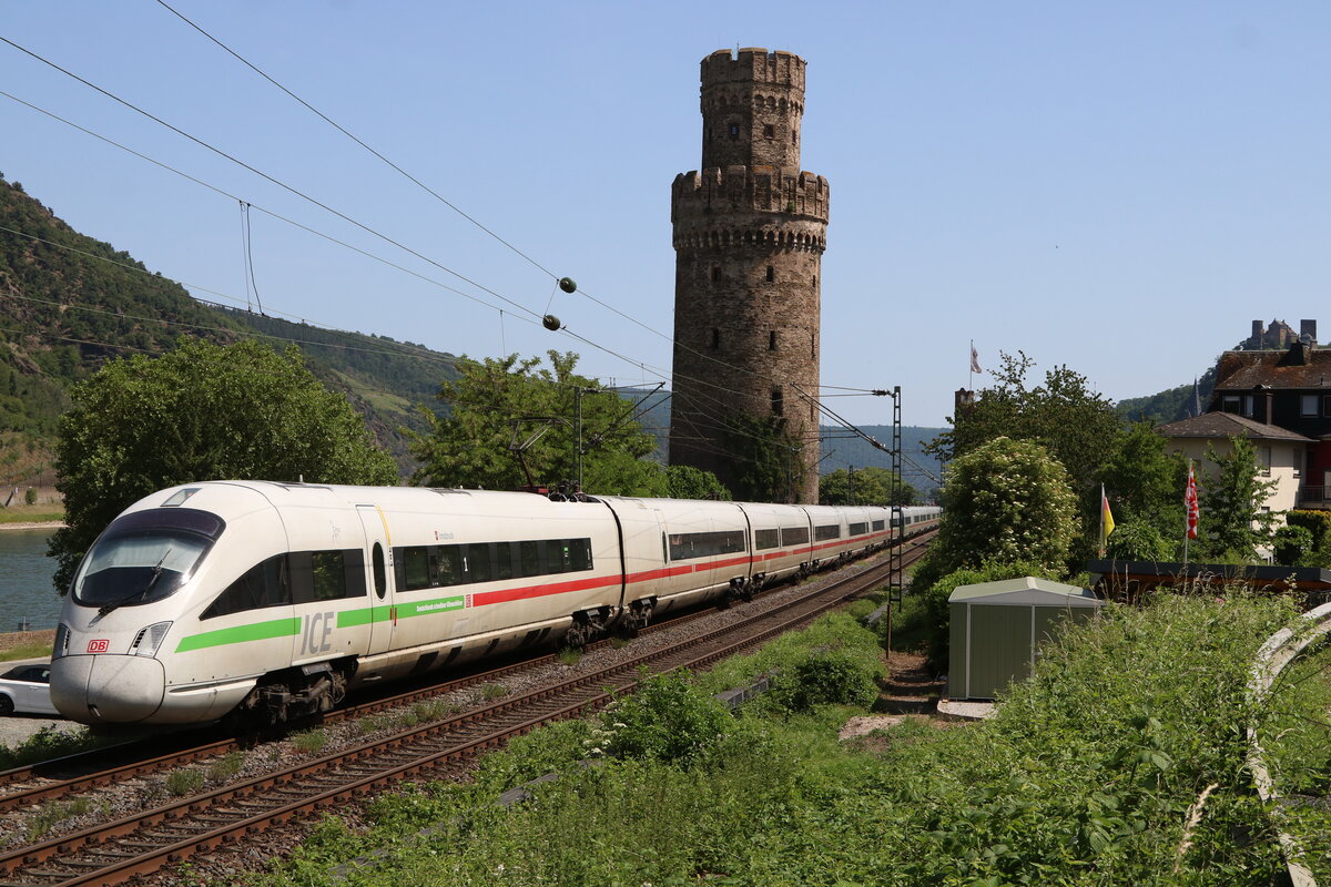 Eine Doppeltraktion ICE-T unterwegs am Rhein, bei der Ausfahrt in Oberwesel am 29.5.2026
