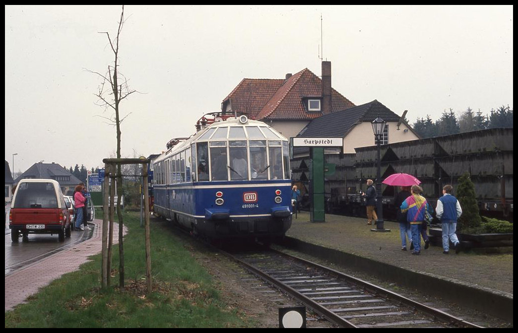 Eine einmalige Angelegenheit war am 14.4.1992 die Ankunft des ET 491001 Gläserner Zug in Harpstedt! Der Triebwagen wurde durch die DHE 9 Lok geschleppt.