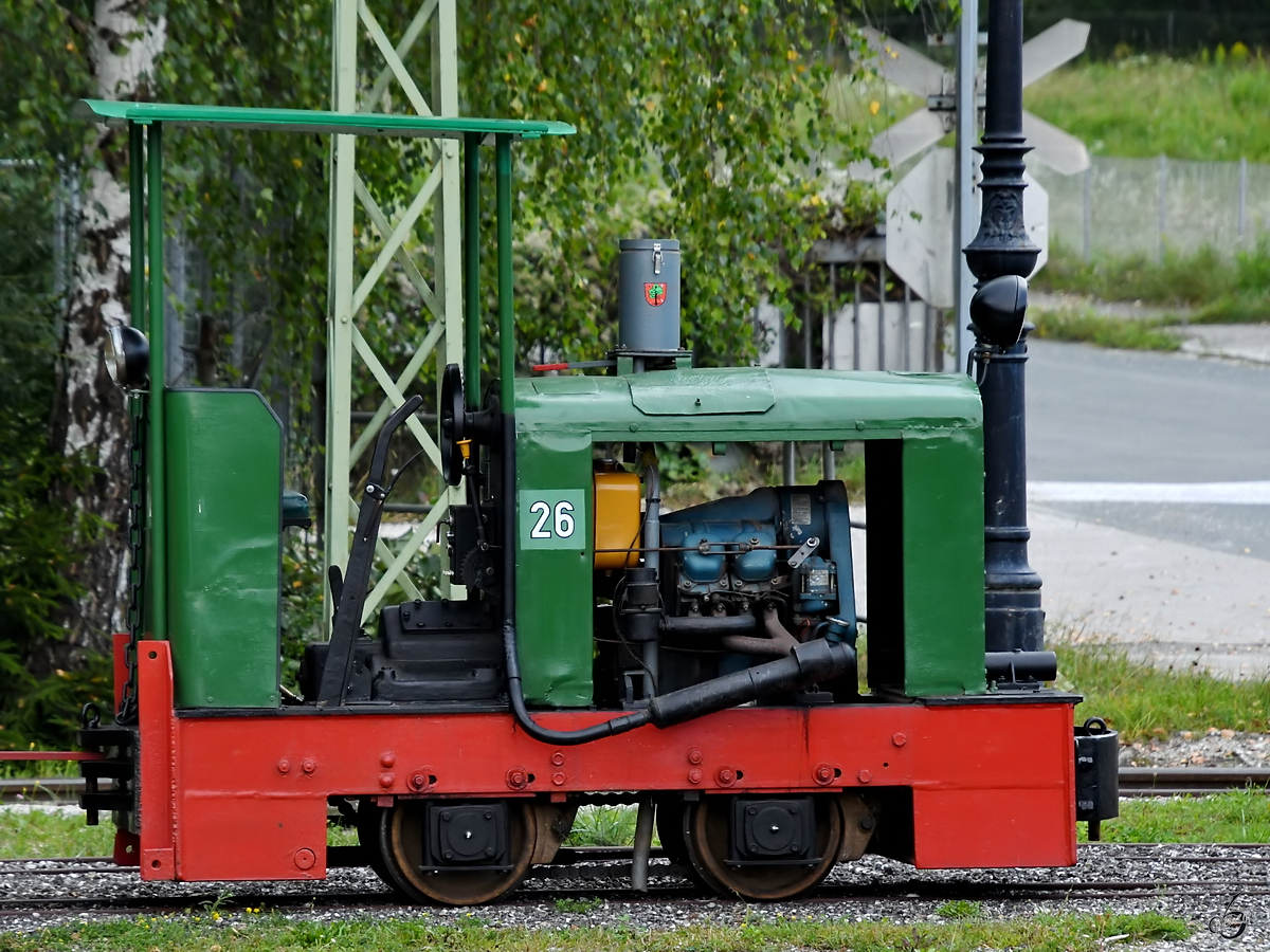 Eine Feldbahnlok von Jung ist hier Anfang September 2019 im Historama Ferlach zu sehen.