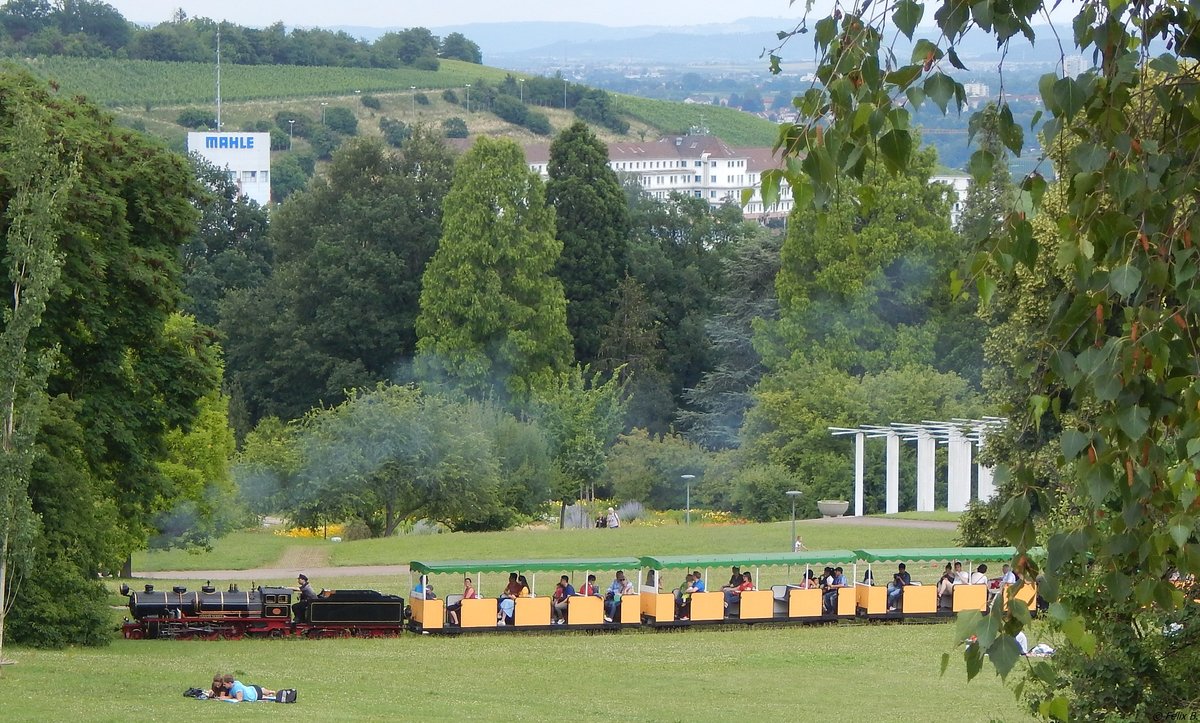 Eine kleine Dampflok der Killesbergbahn am 17.06.2018