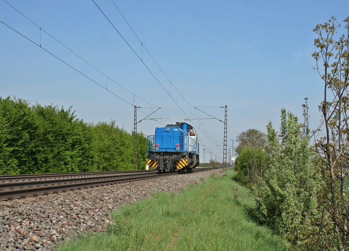Eine leider unbekannt gebliebene G1206 überraschte mich am Mittag des 12.04.14 nördlich von Müllheim (Baden). Die Lok in Richtung Freiburg (Breisgau) und dann weiter gen Norden unterwegs.