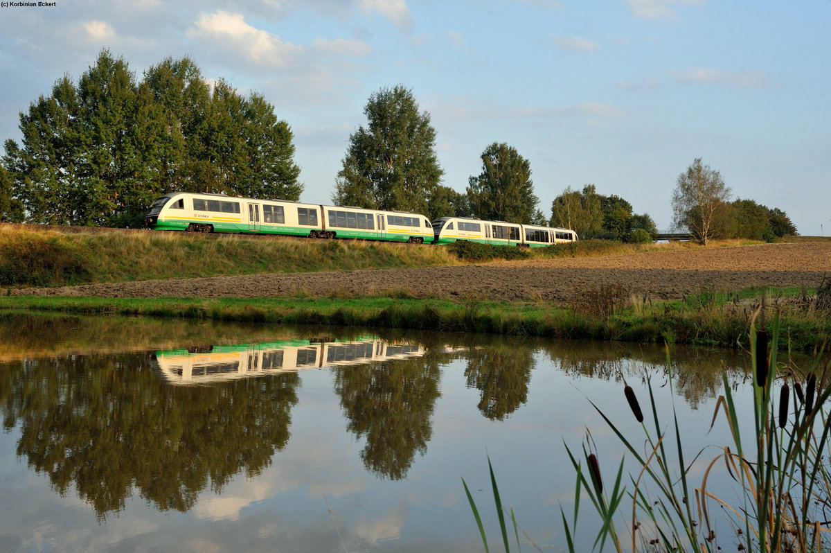 Eine der letzten Aufnahmen der Vogtlandbahn Desiros als Oberpfalzbahn. Mittlerweile werden die Oberpfalzbahn Leistungen mit den neuen LINT54 gefahren. Am  11.09.2015 fuhren die  Desiros noch die OPB74270 von Regensburg nach Marktredwitz bei den Teichen in Oberteich.