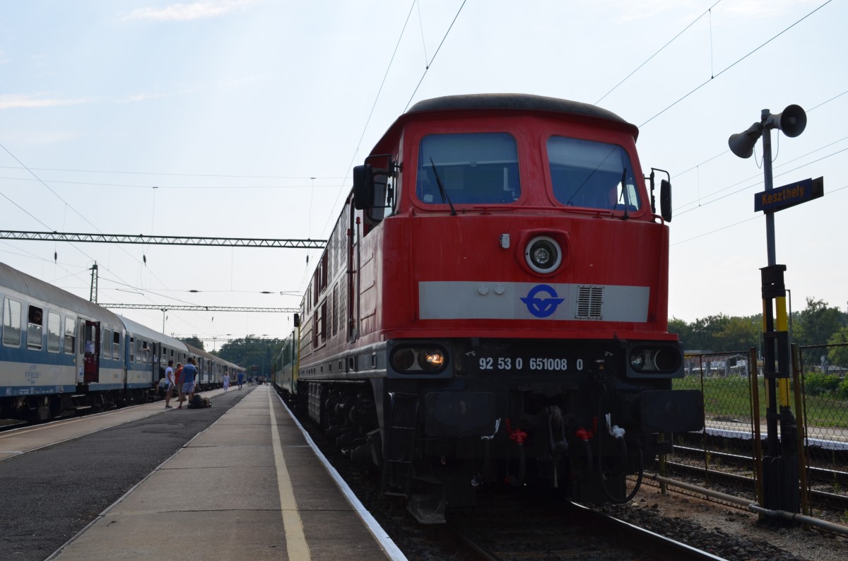 Eine Ludmilla in Keszthely an eimem Sonderzug vor der Abfahrt in Richtung Szombathely am 2015:08:02 um 14:25 Uhr