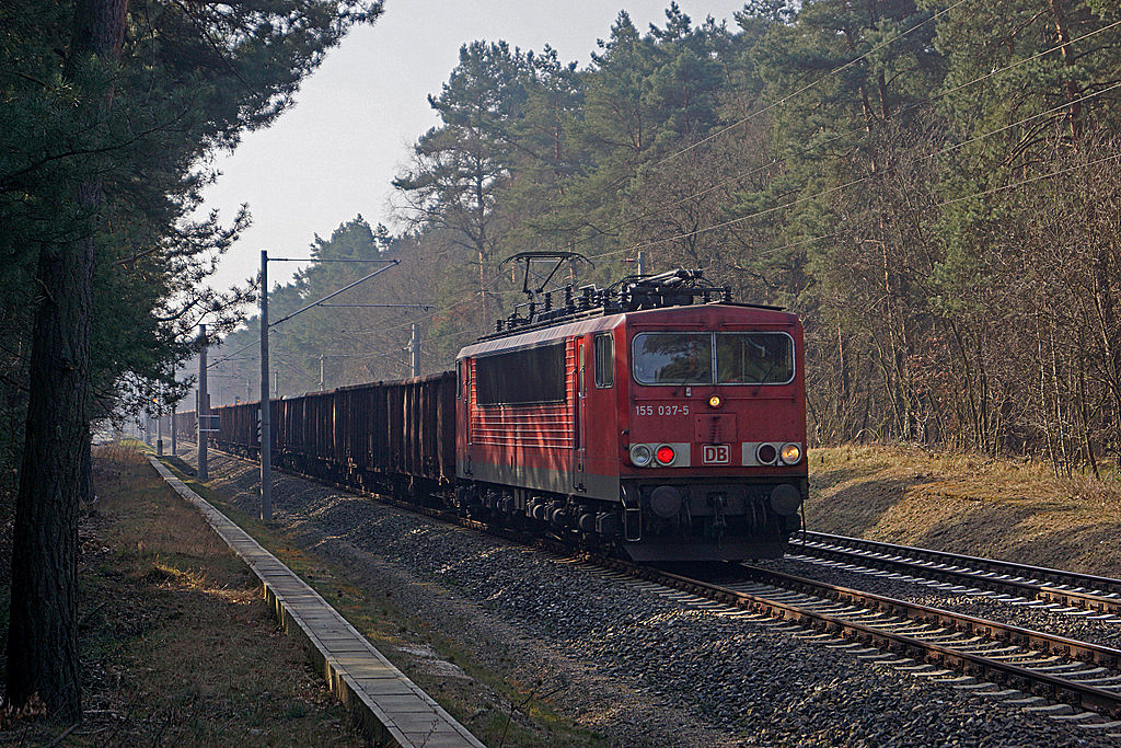 Eine nette Begrüßung (wann sieht man schon mal eine 155er so durch die Gegend fahren, auch wenn der Tf es vermutlich anders gemeint hat) durch diesen Tf am 14.03.2014 in Bestensee.