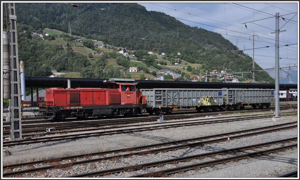 Eine nummernlose Bm 4/4 rangiert in Landquart. (01.09.2015)