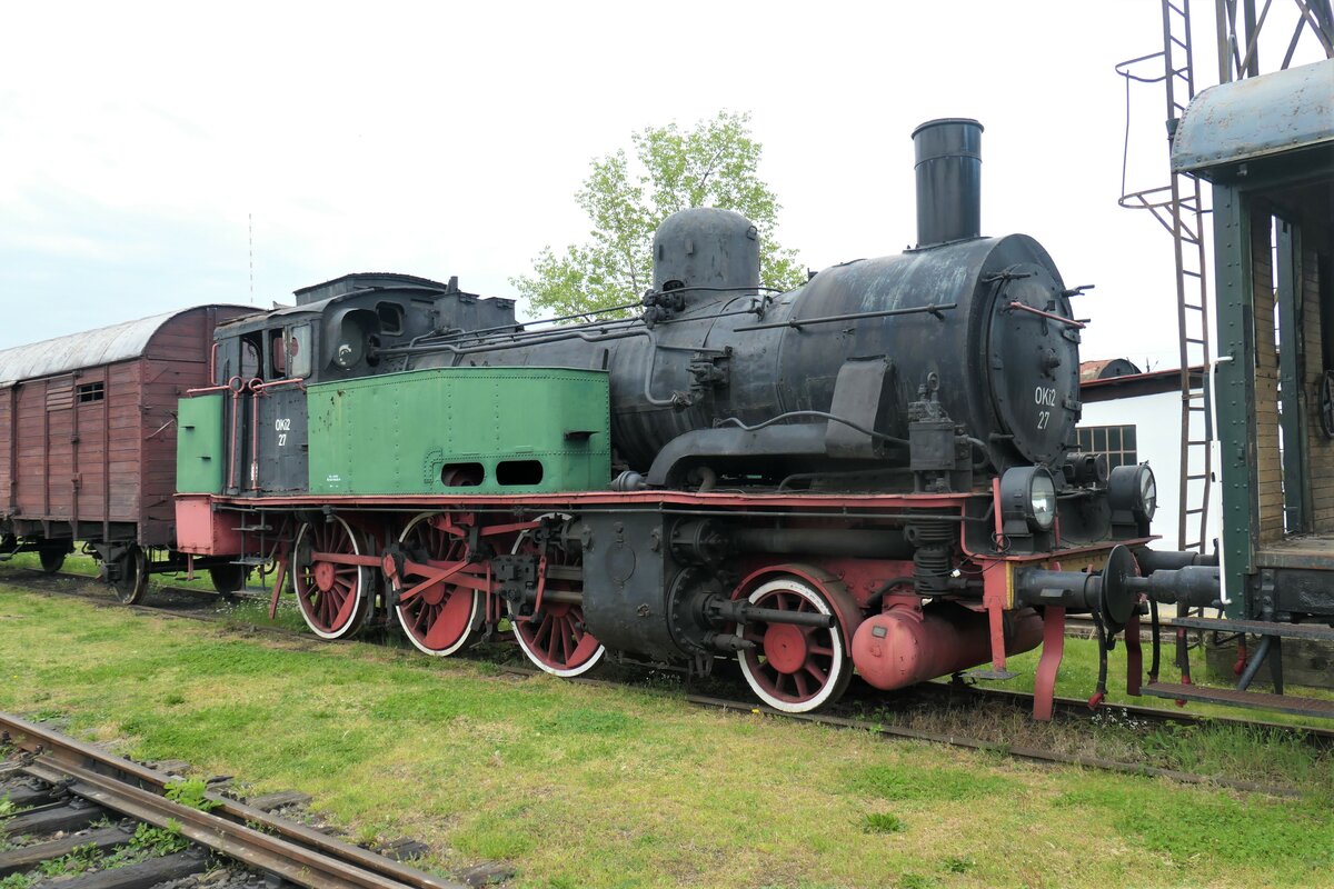 eine preußische T 12, ehemals KPEV: Berlin 8707, ab 1925 DR 74 1234, die es nach 1945 zu den PKP als Oki2-27 verschlagen hat, im Eisenbahnmuseum Jaworzyna Śląska, fotografiert am 13.05.2023