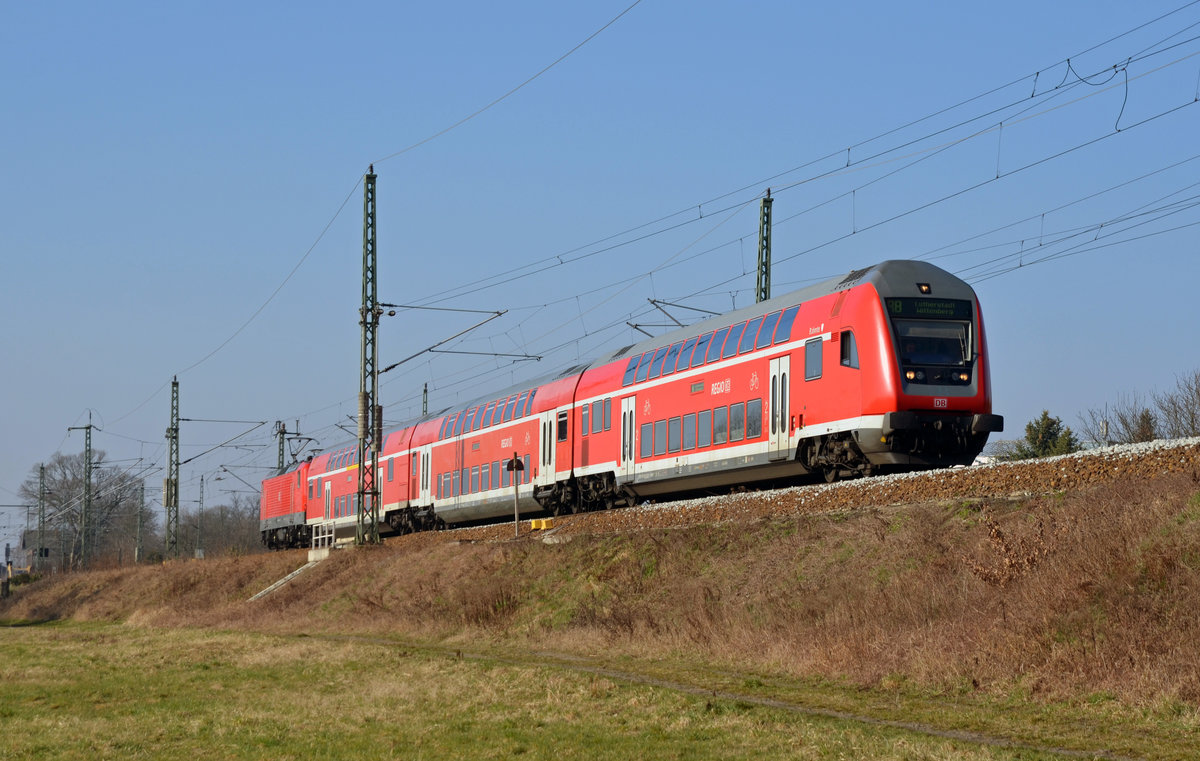 Eine RB von Halle(S) nach Lutherstadt Wittenberg hat am 17.03.16 den Haltepunkt Gräfenhainichen verlassen. Schublok war 114 006.